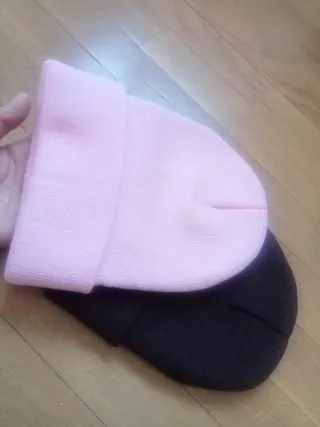 Gorro Carhartt Negro y Rosa