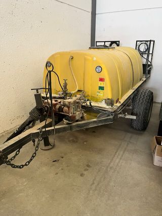 Cuba de arrastre 2000L