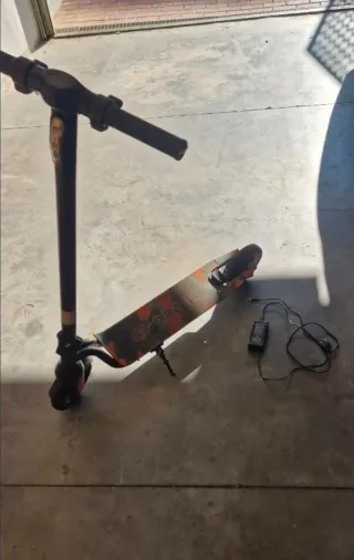 Patinete Eléctrico con Cargador