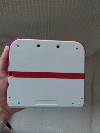 Nintendo 2DS Blanca Roja + 2 Juegos