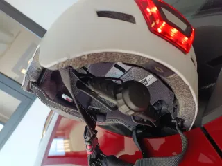 Casco bici/patinete con luz trasera y delantera