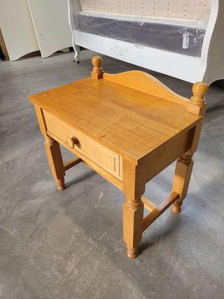 MESITA DE NOCHE RÚSTICA