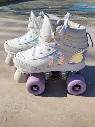 Patines de niña blancos con ruedas lilas