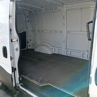 IVECO DAILY FURGON 2021 l2h1 2.3 130CV