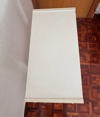 Estantería blanca de madera