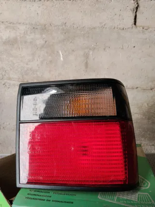 Piloto Trasero Dcho. Renault R21 Valeo