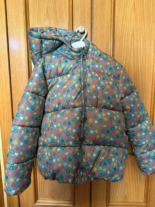 Plumas sfera niña talla 9/10 la talla es 9/10 pero