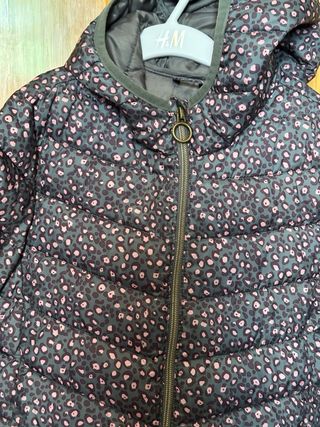 Plumas sfera niña talla 9/10 la talla es 9/10 pero