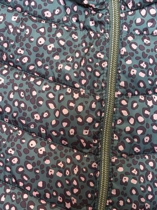 Plumas sfera niña talla 9/10 la talla es 9/10 pero