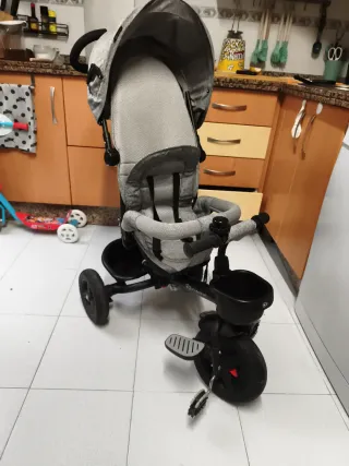 Triciclo Kinderkraft gris