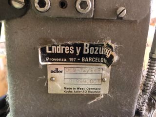 Máquina de coser Adler