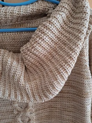 Jersey de punto cuello alto beige