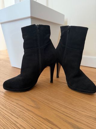 Tronchetti scamosciati neri - Tg. 38