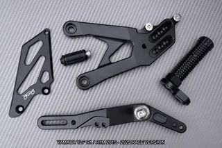 Estriberas retrasadas YAMAHA YZF R1 R1M 2015 2025