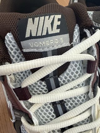 Zapatillas Nike Mujer Beige y Marrón