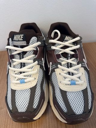 Zapatillas Nike Mujer Beige y Marrón