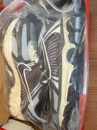 Zapatillas Nike Mujer Beige y Marrón