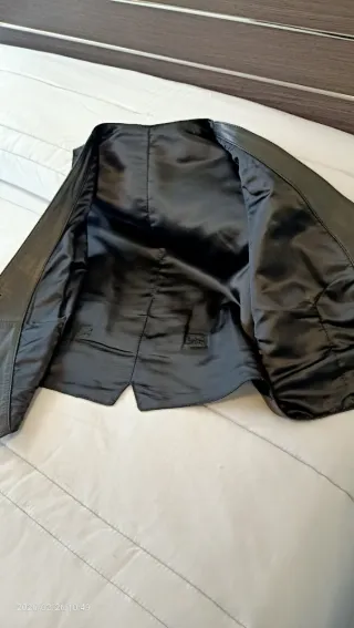 Chaleco de piel negro