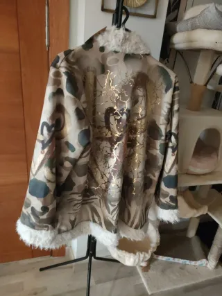 Chaqueta Disena Talla Única sin estrenar