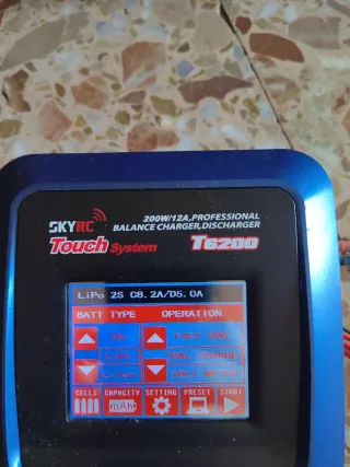 Cargador SKYRC T6200 200W 12A