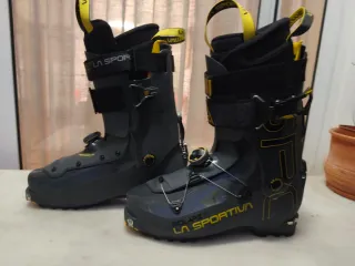 Botas La Sportiva modelo Solar II talla 27 = 42 EU