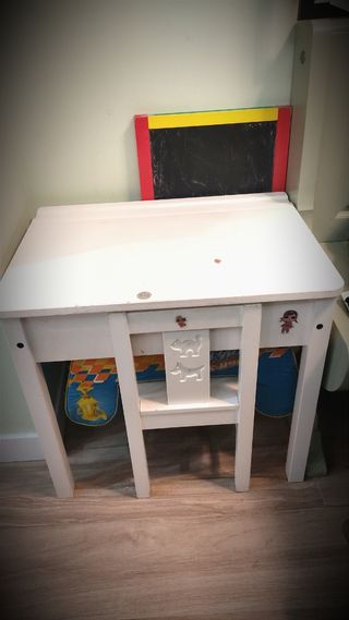 Pupitre infantil blanco + sillas Ikea
