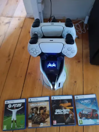 PS5 con 2 mandos 4 juegos base vertical led