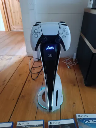 PS5 con 2 mandos 4 juegos base vertical led