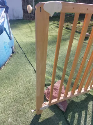Barrera seguridad niños y mascotas madera