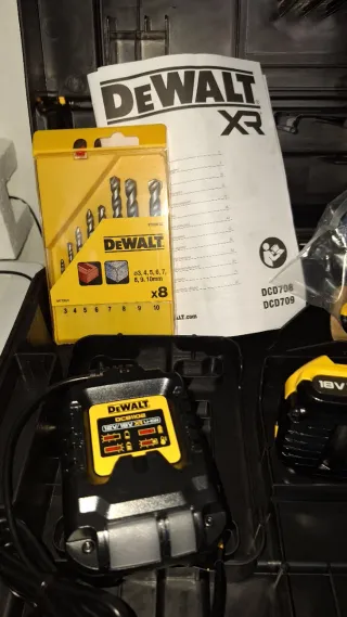Taladro Percutor Dewalt DCD709D2T 18V
