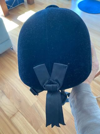 Casco de montar a caballo negro