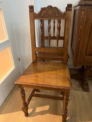 Trinchero di castagno e 6 sedie