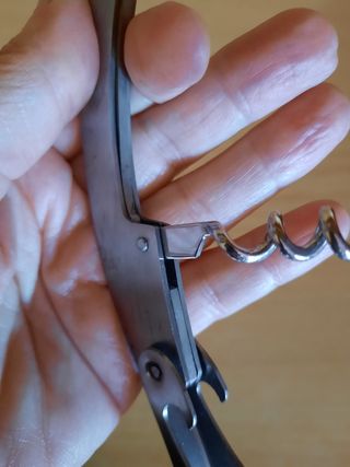 Cavatappi/coltello multifunzione