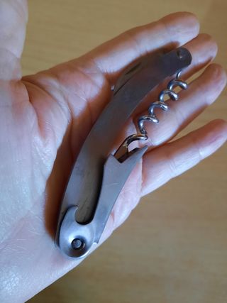 Cavatappi/coltello multifunzione