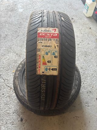 Neumático Kumho Ecsta SPT 225/55 ZR17 XL 101W
