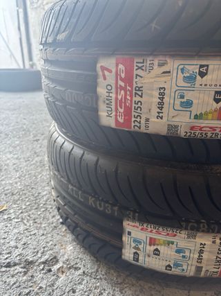 Neumático Kumho Ecsta SPT 225/55 ZR17 XL 101W