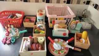 Juguetes de madera: pizza, tarta y cesta