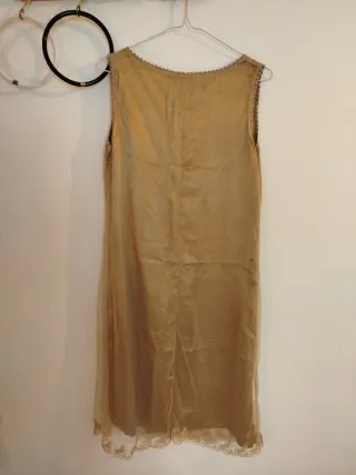 Vestido transparente con bordado floral