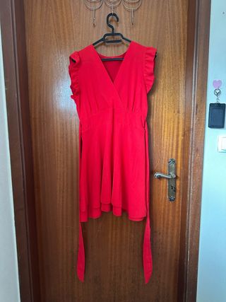 Vestido vermelho com laço