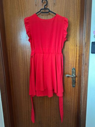 Vestido vermelho com laço