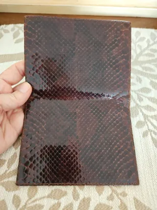 Cartera Piel Serpiente Marrón 13cm x 10