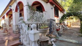 Chalet en venta en Yecla