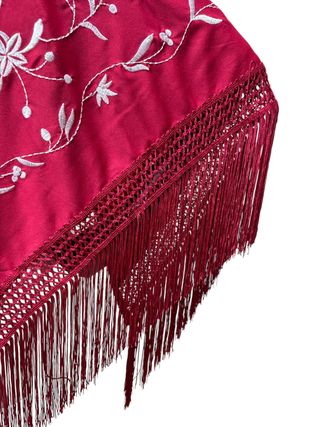 Manton Flamenco burdeos con Bordado Flores Blancas