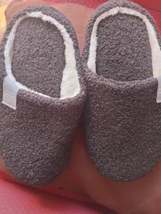 Chinelos preto confortáveis