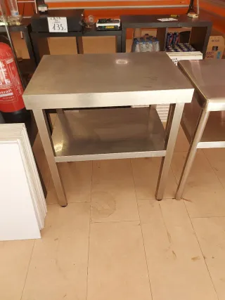 Mesa de acero inoxidable