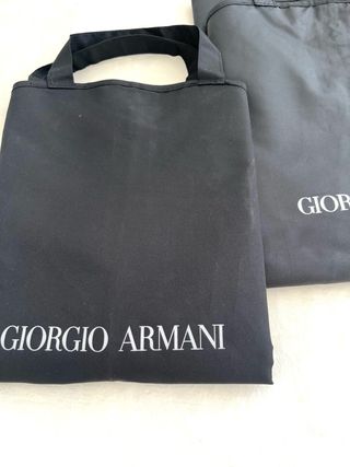 Lote 2 portatrajes + perchas Giorgio Armani negros