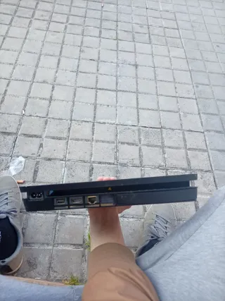 PS4 Slim Negra + Mando