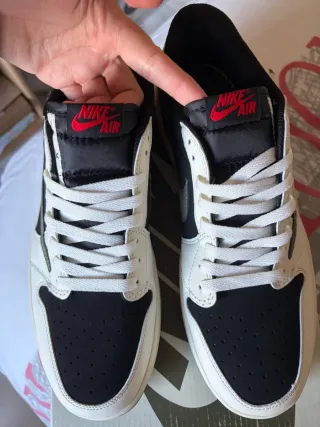 Nike jordan Travis Scott