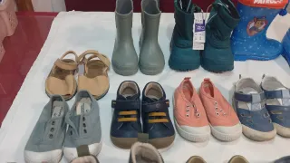 Lote 14 pares zapatos infantiles de niño