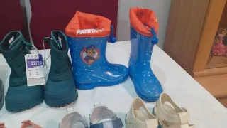 Lote 14 pares zapatos infantiles de niño